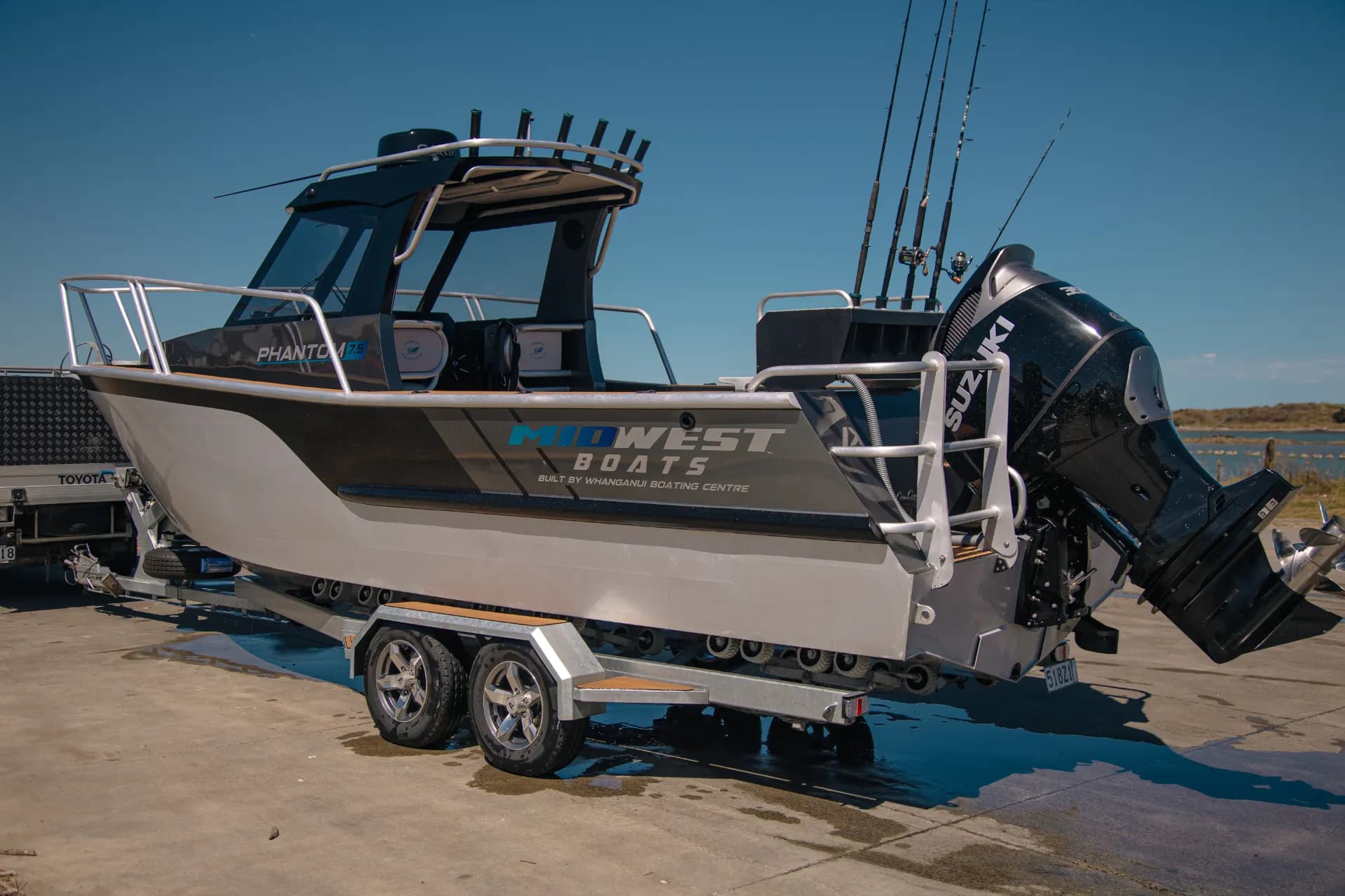 Midwest Boats aluminium boat construction workshop